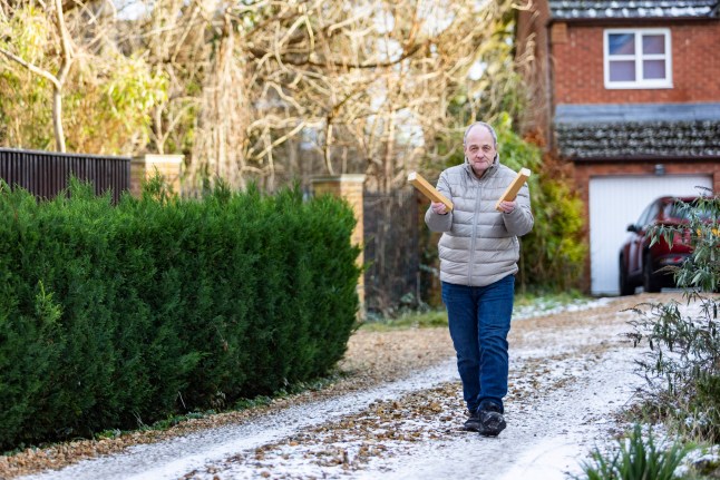 An Oxford community is using a historic Japanese method after a series of tyre slashings plagued the neighbourhood. Councillor David Henwood, who represents the Littlemore area of Oxford, said he is now patrolling four roads with a Hyoshigi, wooden clappers that have traditionally been used in Japanese theatres and by the country???s firefighters. Oxford, Oxfordshire. January 06 2026. A suburb has cut crime after locals unleashed a new deterrent - an historic Japanese method of banging sticks together.Residents in Oxford have turned to patrolling with Hy??shigi - after it was rocked by tyre slashings and even stabbings.Hy??shigi is a basic musical instrument consisting of two pieces of hardwood or bamboo connected by a thin ornamental rope. The clappers are played together to create a cracking sound - traditionally used in Japanese theatres and by night-watchmen.Its noise is used to let local people know that they are being watched over - and to warn would-be criminals away. Photo released 07/01/2026