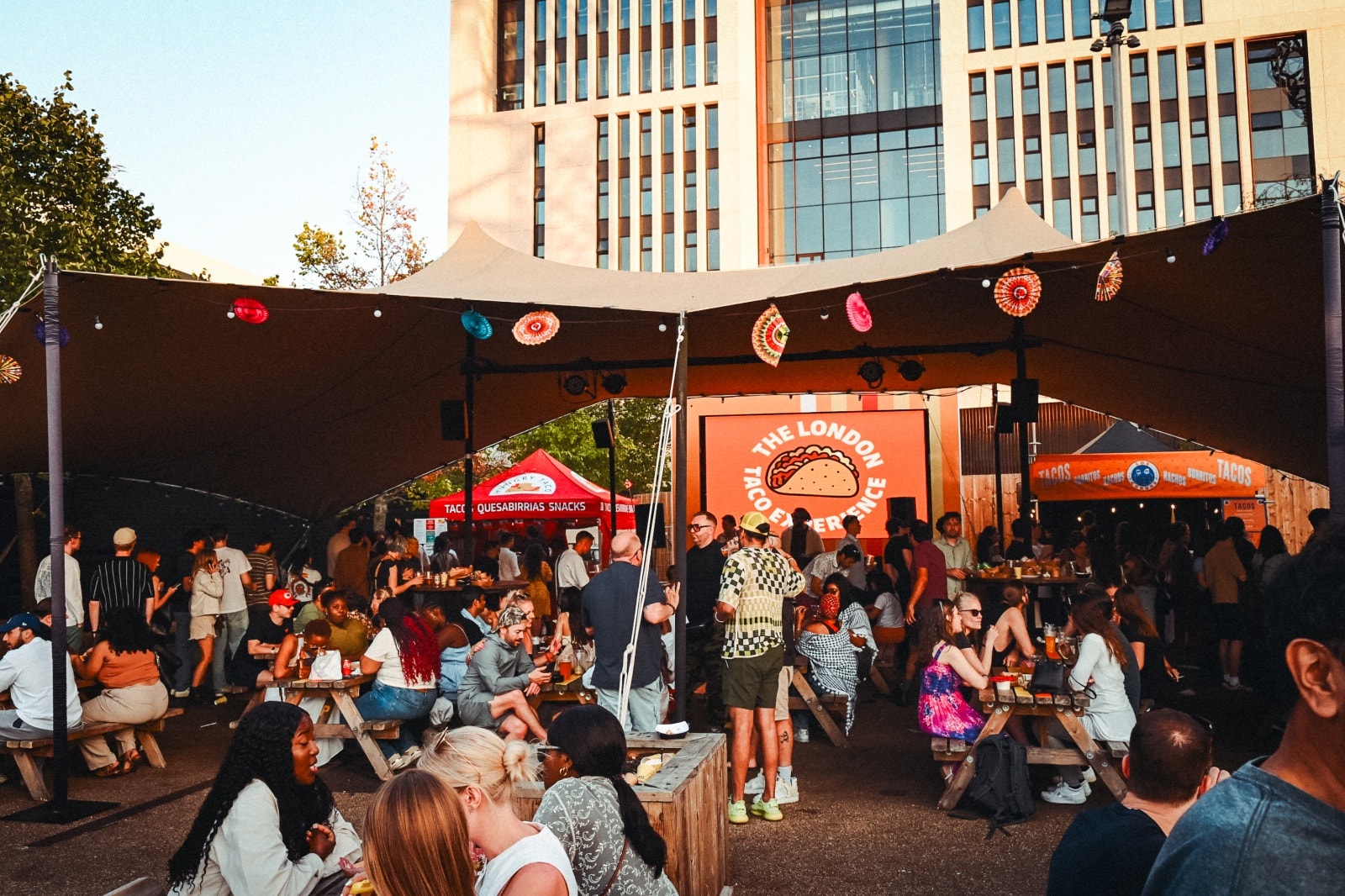 East London adds another layer to the experience. Broadway Market draws large crowds every weekend with more than a hundred stalls. Visitors can sample inventive tacos, Asian fusion dishes and handmade desserts in one afternoon. A short walk away, Maltby Street Market offers a quieter but equally rich experience. Tucked under railway arches, it specialises in local favourites and small-batch producers. East London adds another layer to the experience. Broadway Market draws large crowds every weekend with more than a hundred stalls. Visitors can sample inventive tacos, Asian fusion dishes and handmade desserts in one afternoon. A short walk away, Maltby Street Market offers a quieter but equally rich experience. Tucked under railway arches, it specialises in local favourites and small-batch producers.