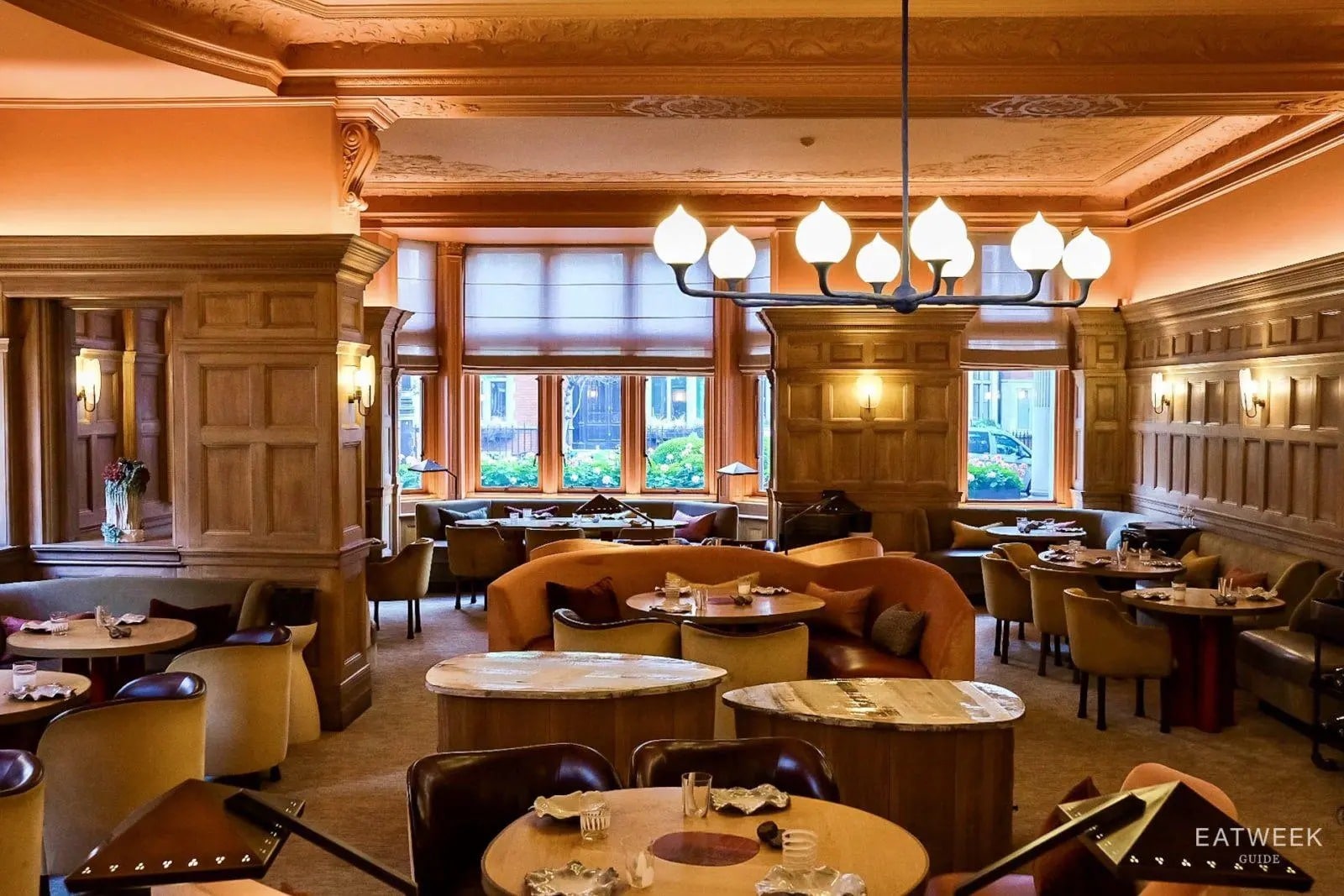 Among the most celebrated names are three-Michelin-starred restaurants like Hélène Darroze at The Connaught, Core and The Ledbury. These establishments are known for refined tasting menus and meticulous presentation. Despite their prestige, many aim to keep flavours familiar and comforting. That balance between innovation and tradition defines London’s fine dining appeal. It is luxury without intimidation. Among the most celebrated names are three-Michelin-starred restaurants like Hélène Darroze at The Connaught, Core and The Ledbury. These establishments are known for refined tasting menus and meticulous presentation. Despite their prestige, many aim to keep flavours familiar and comforting. That balance between innovation and tradition defines London’s fine dining appeal. It is luxury without intimidation.