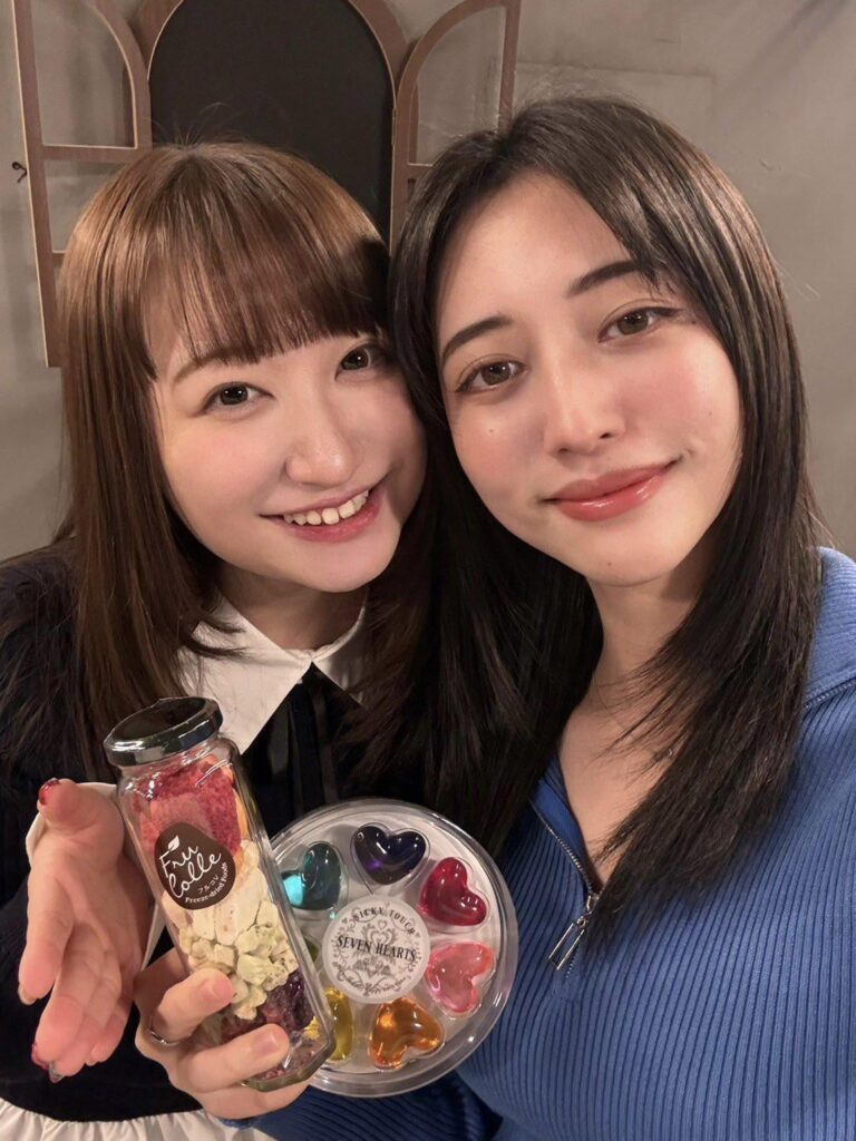 When Yonezawa Akane Received Her Birthday Gift from Takao Kanon🎂🎹💝