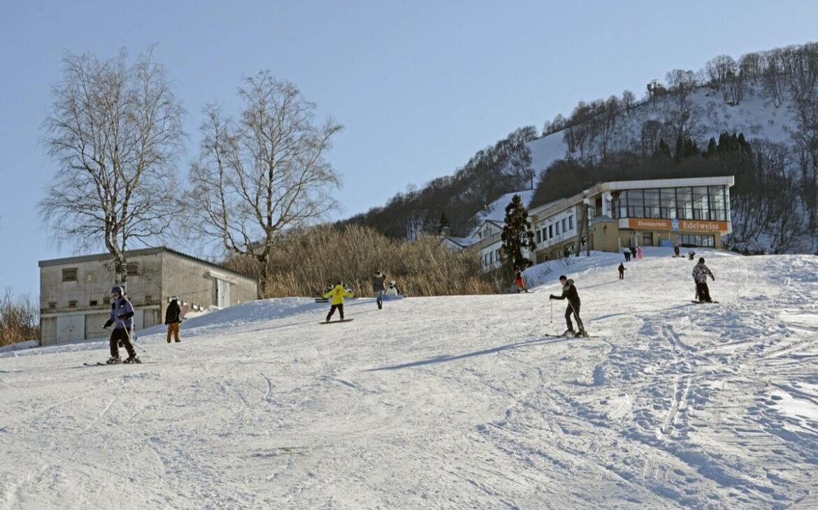 No. of ski resorts in Japan slide 40% from 1999 peak, hit record low