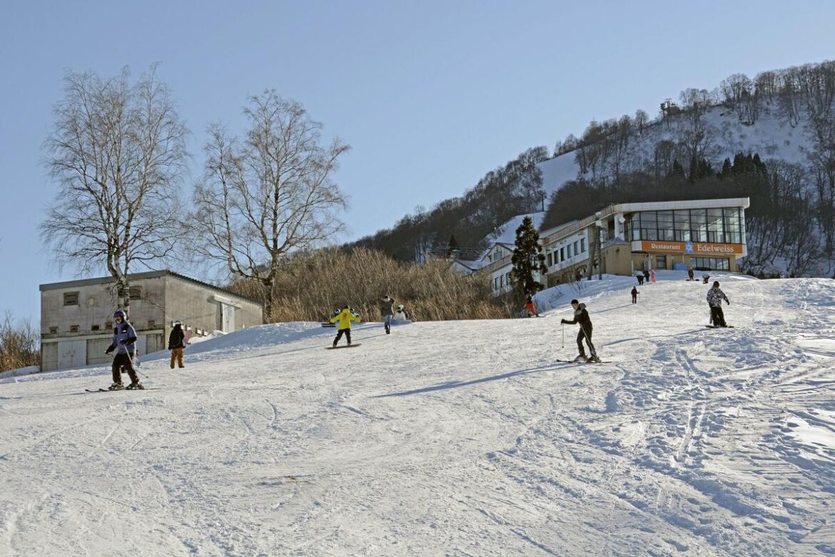No. of ski resorts in Japan slide 40% from 1999 peak, hit record low