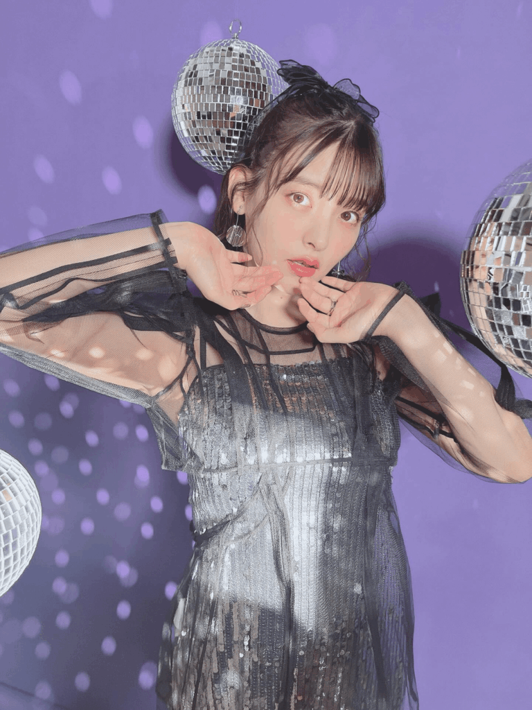 Happy Friday from Uesaka Sumire🪩