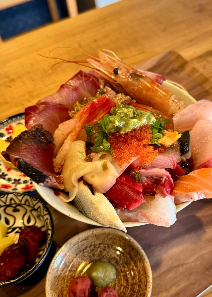 The viral kaisendon from Izakaya Almalio @ Osaka!