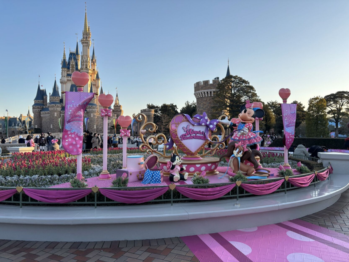 A Tokyo Disneyland's Disney Pal-Palooza Minnie's Funderland