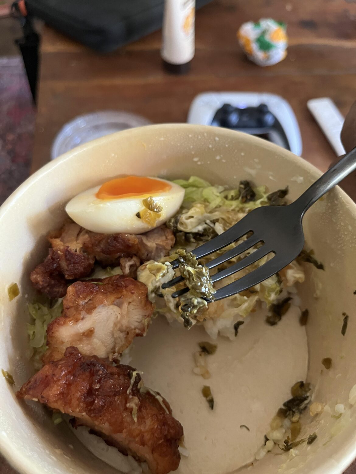 What is this green mix? Definitely tastes like seaweed and has sesame seeds. Has a nice umami flavour. I want to make it.