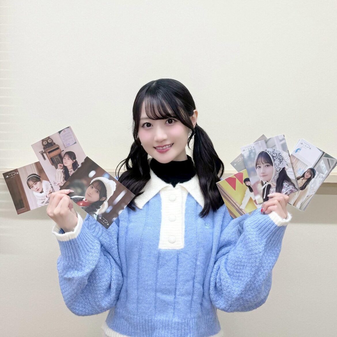 Ogura Yui with Her Photobook『Yuitopia』Merch
