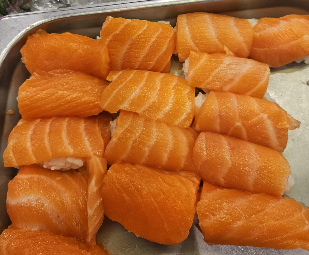 Salmon nigiri