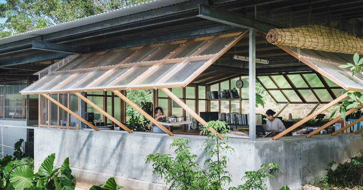 studio cochi wraps its okinawa workspace in double-skin