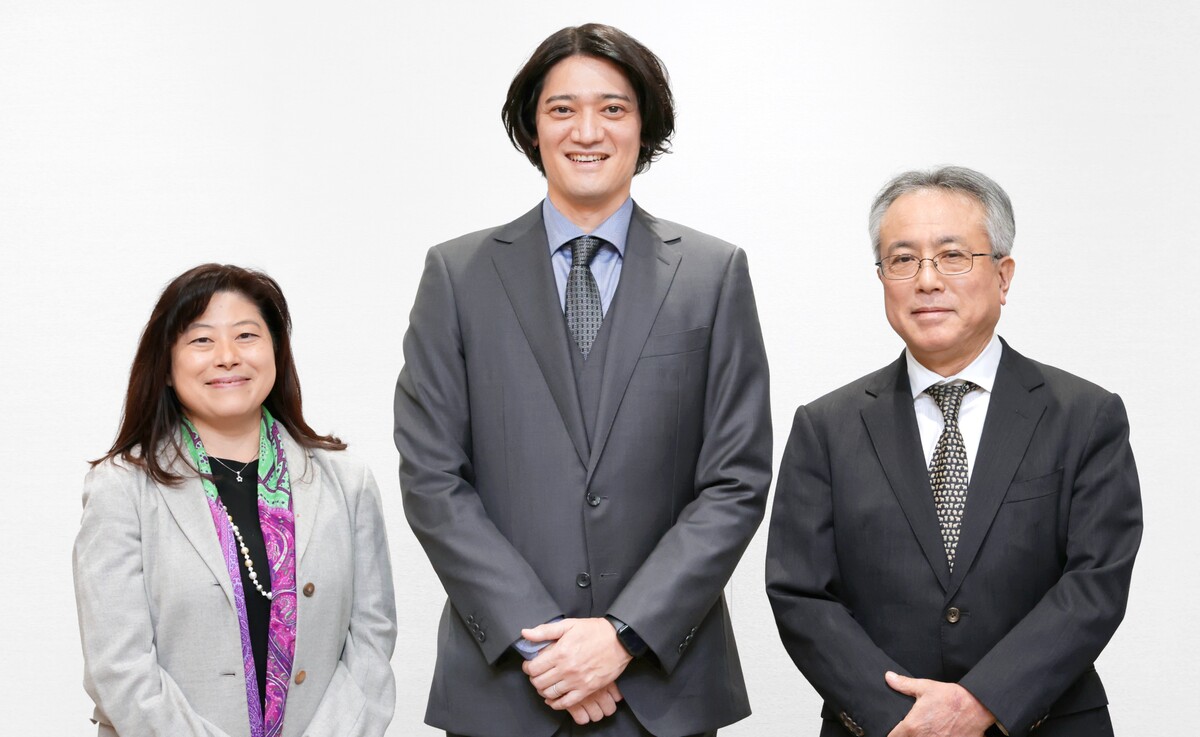 テレビ東京 取締役 IP 事業局長 長友香織 Q-nine 代表取締役社長 春田康行 テレビ東京 代表取締役社長 吉次弘志