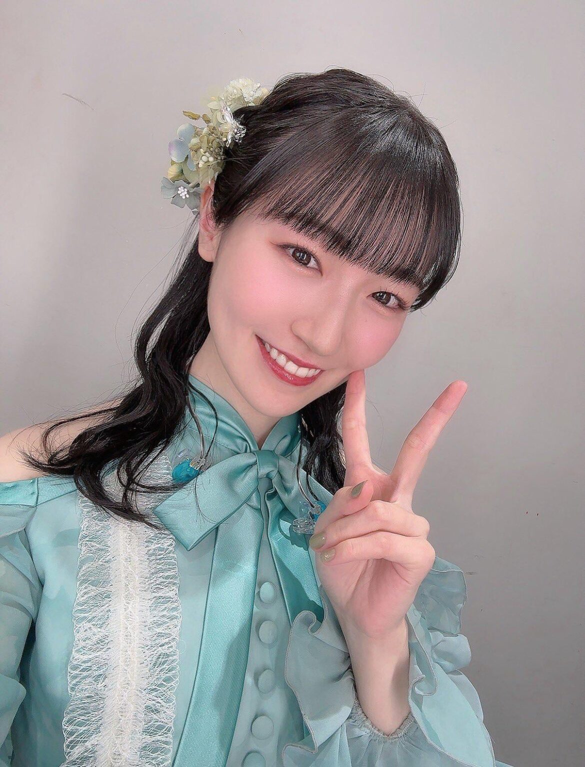 Maeshima Ami: ✌️