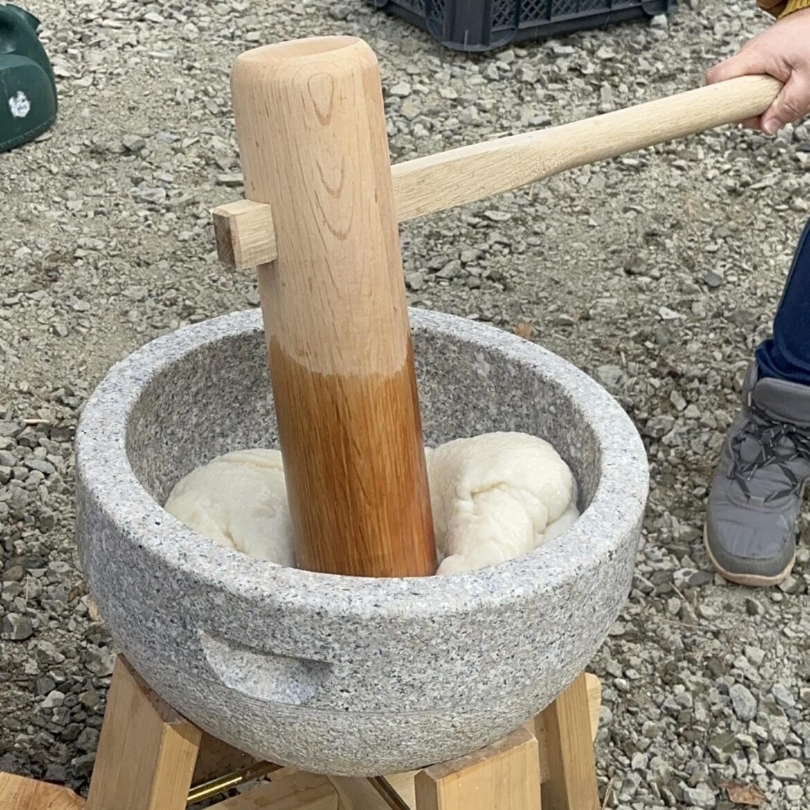 Mochi pounding – a traditional New Year event in Japan