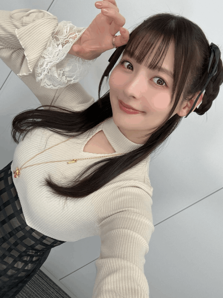 Happy Friday from Uesaka Sumire