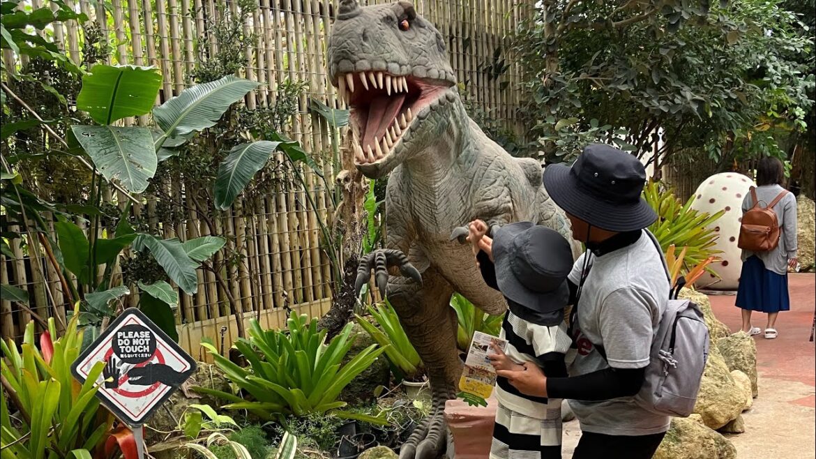 DINOSAUR ADVENTURE TOUR @ PINEAPPLE PARK OKINAWA 🍍🦖🦕🍍