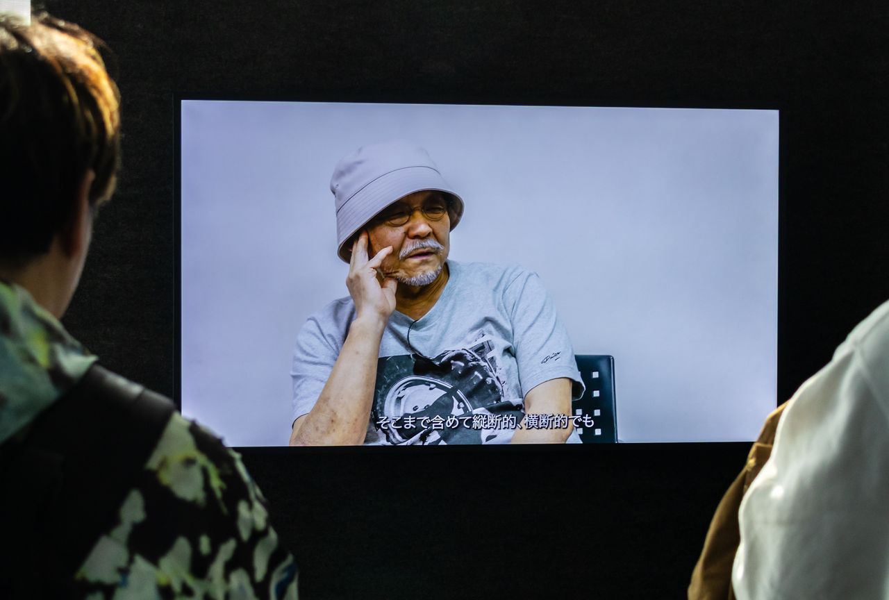 Interviews are screened with four creators, including the director Oshii Mamoru, who worked on the 1995 and 2004 theatrical anime films. (© Nippon.com)