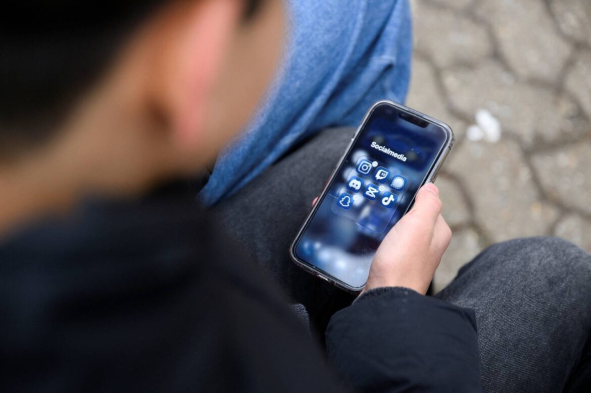 Child victims of social media crimes in Japan hit 10-year high