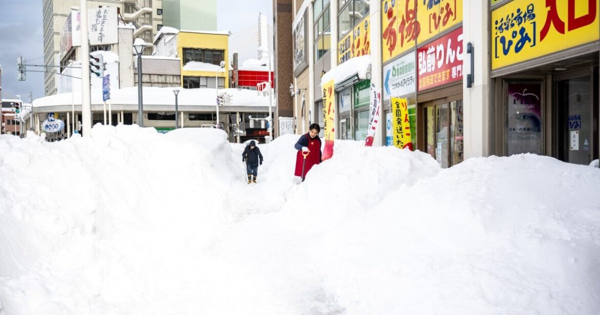 Record-breaking snow blankets Japan, killing at least 30 people | Weather News
