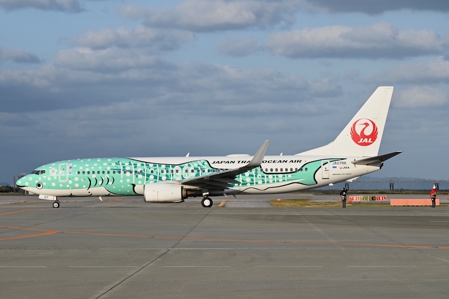 JTA staff and aircraft at inaugural international flight