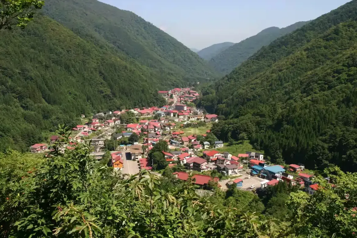 hidden wonders Hinoemata Village