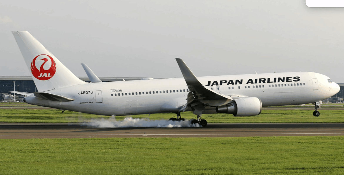 Japanese airlines to follow Air Busan in onboard power bank ban Japanese airlines to follow Air Busan in onboard power bank ban