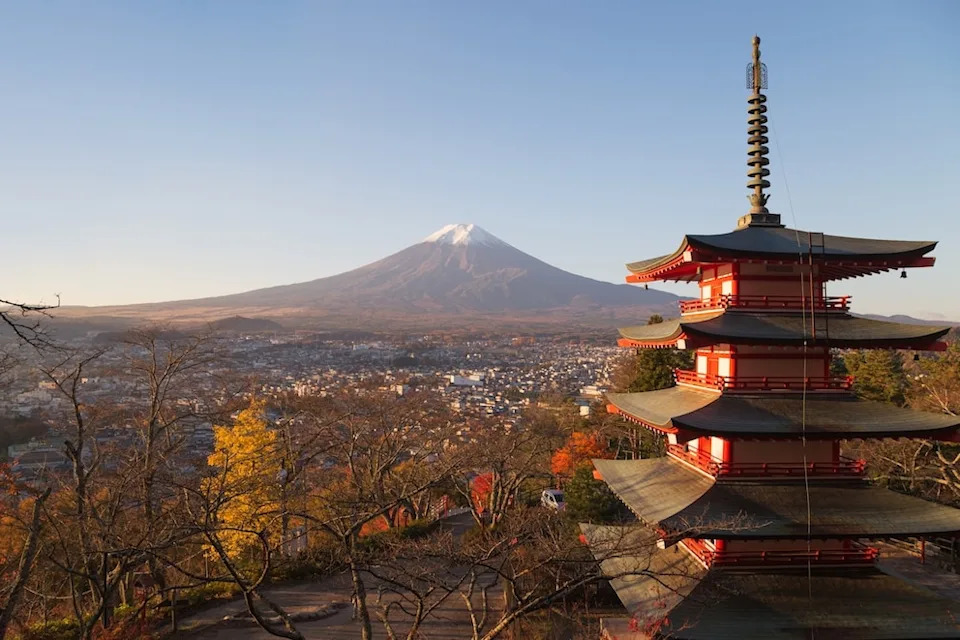 Mount Fuji along with the Chureito Pagoda