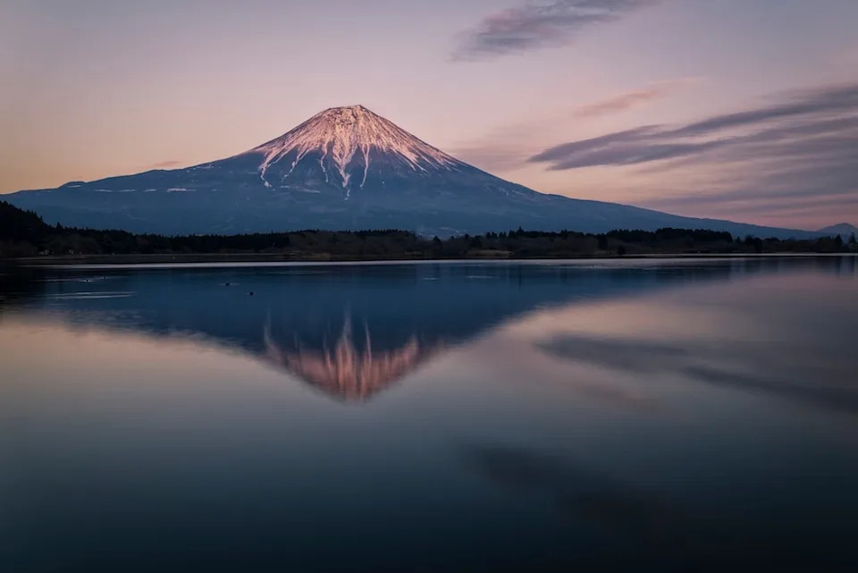 The view is especially popular during the “Diamond Fuji” phenomenon