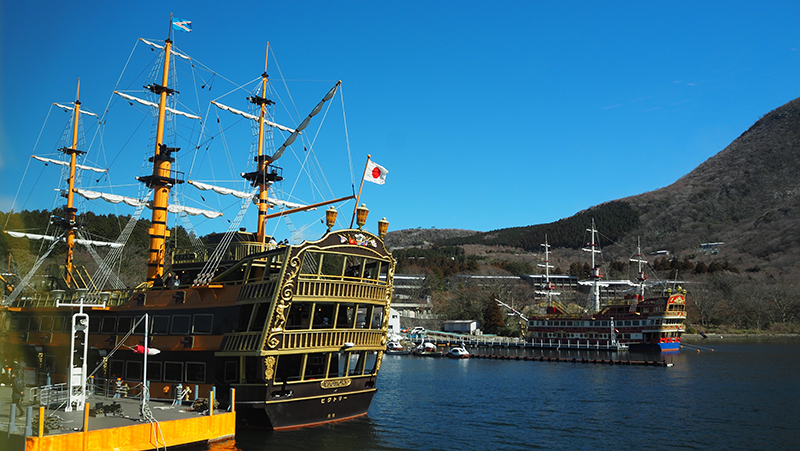 2026 Hakone Attractions Guide: Hakone Attractions - Lake Ashi Pirate Ship