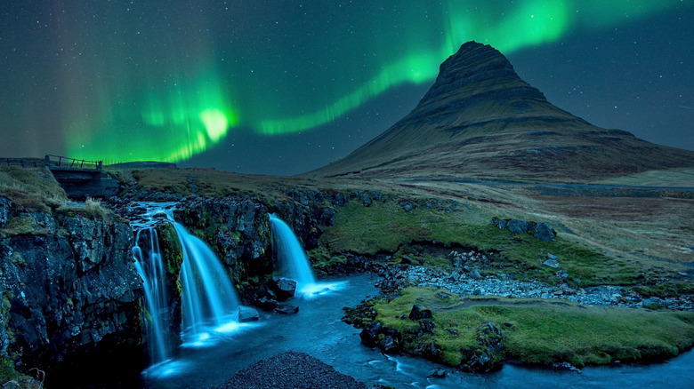 Northern lights, Kirkjufell, Iceland.