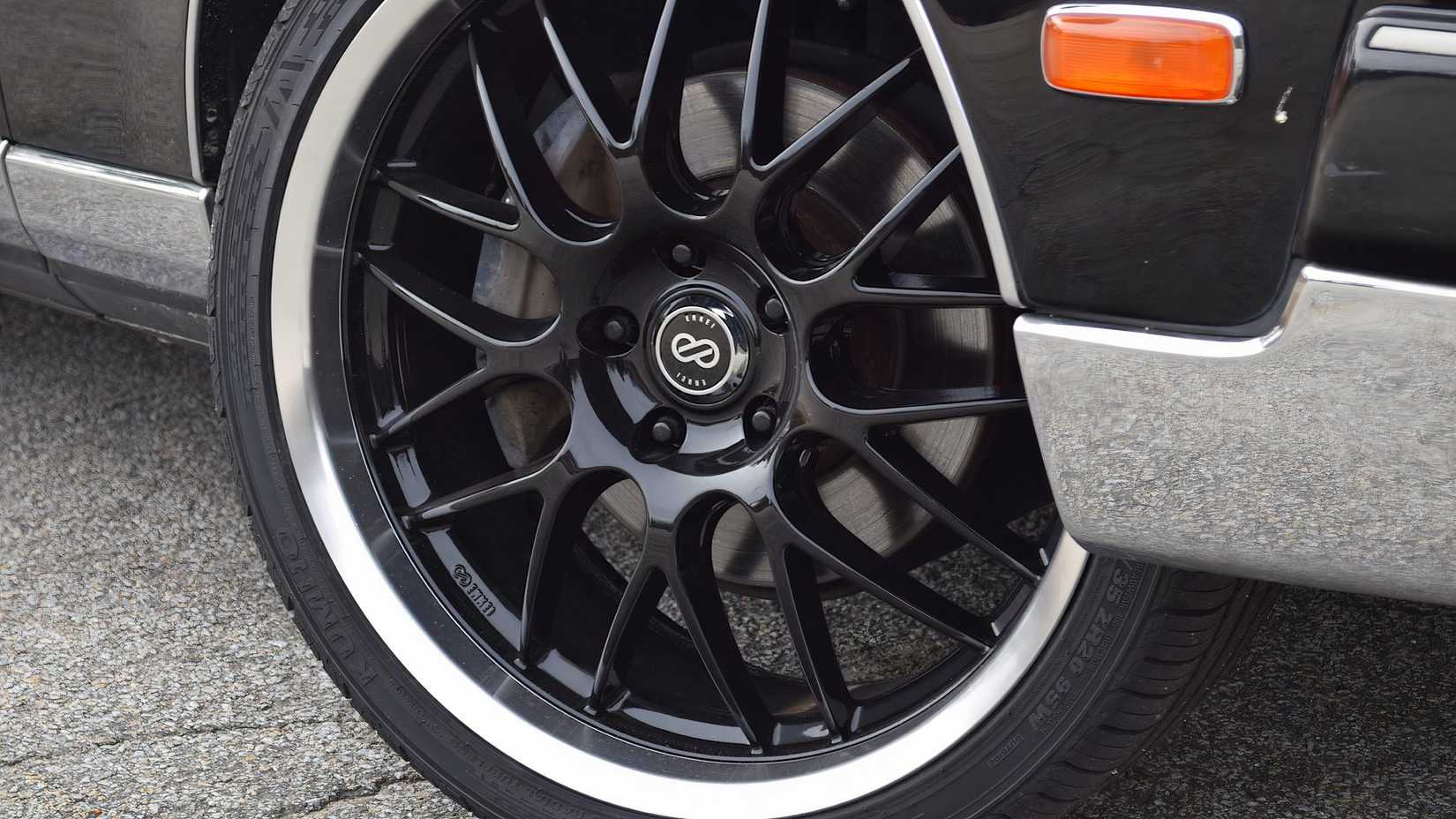 1997 Toyota Century G50 wheel with white-wall tire