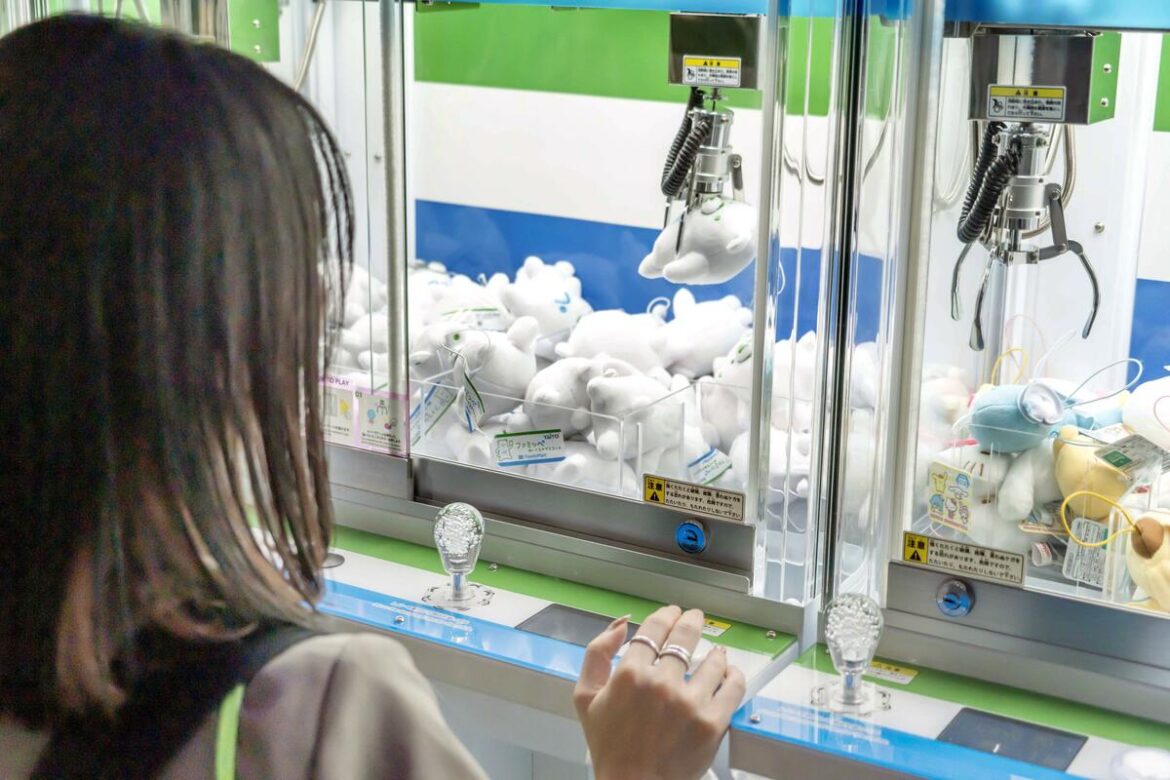 FamilyMart to expand stores with prize-winning games to 5,000 in Japan FamilyMart to expand stores with prize-winning games to 5,000 in Japan