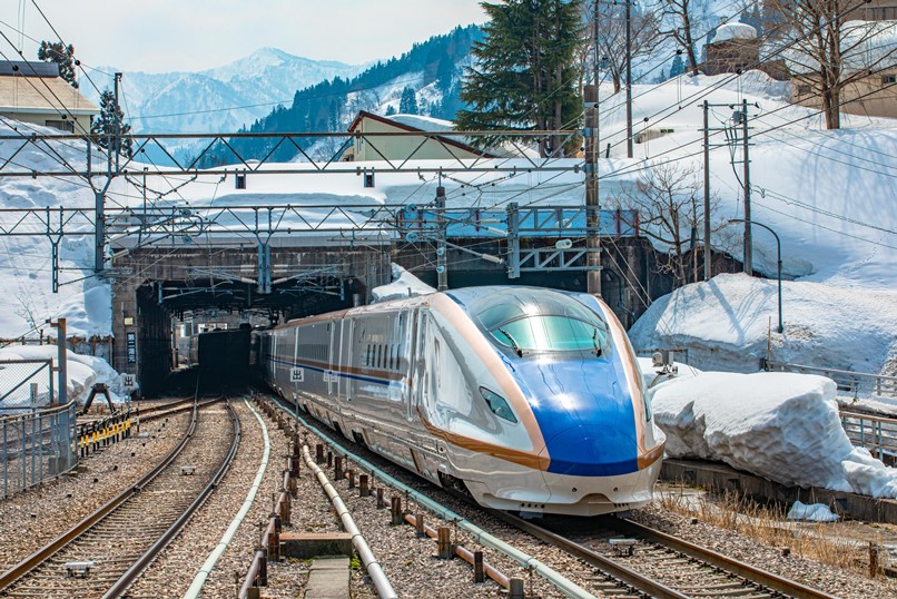 Shinkansen in Gala Yuzawa