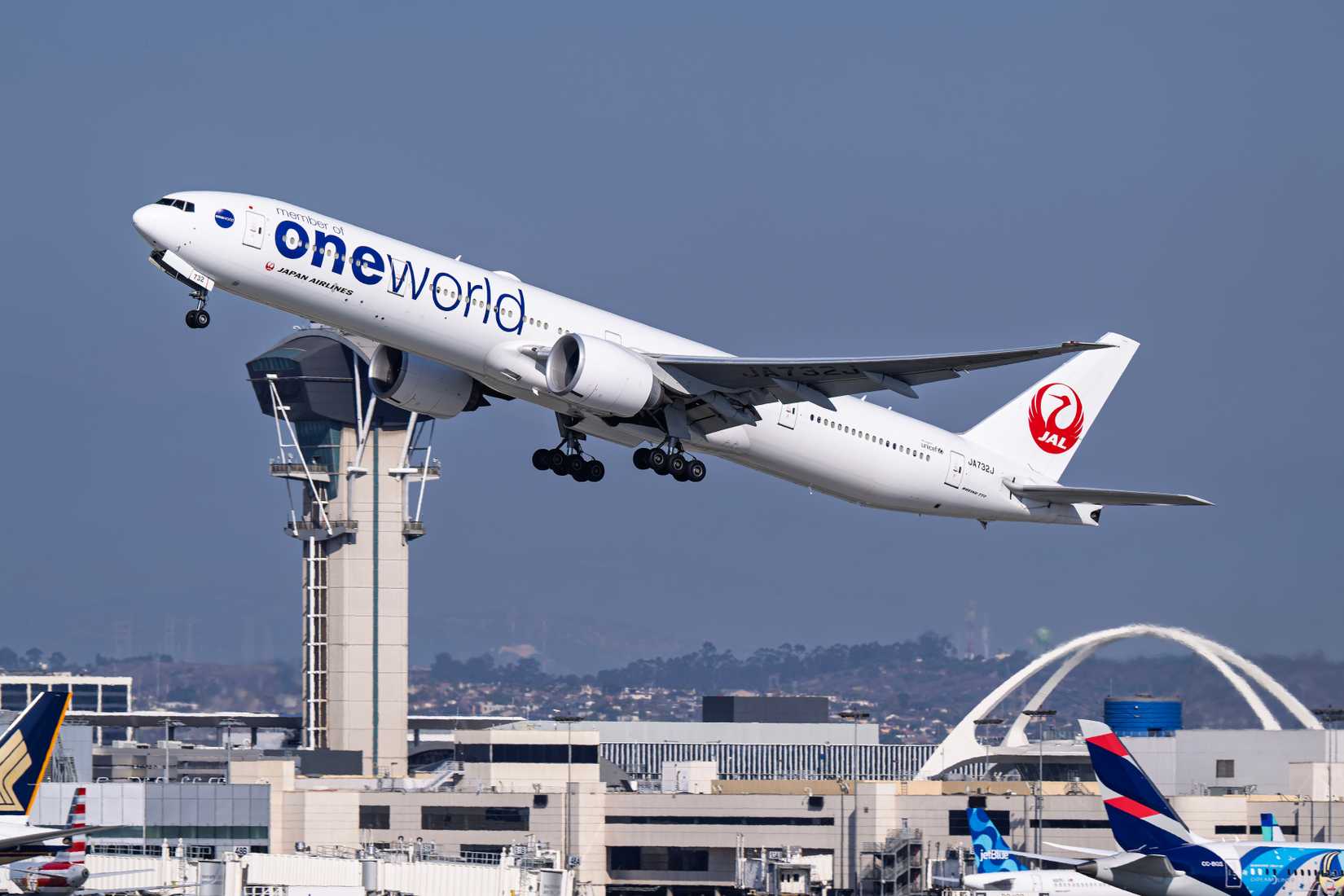 JAL 777 oneworld Livery Departing LAX