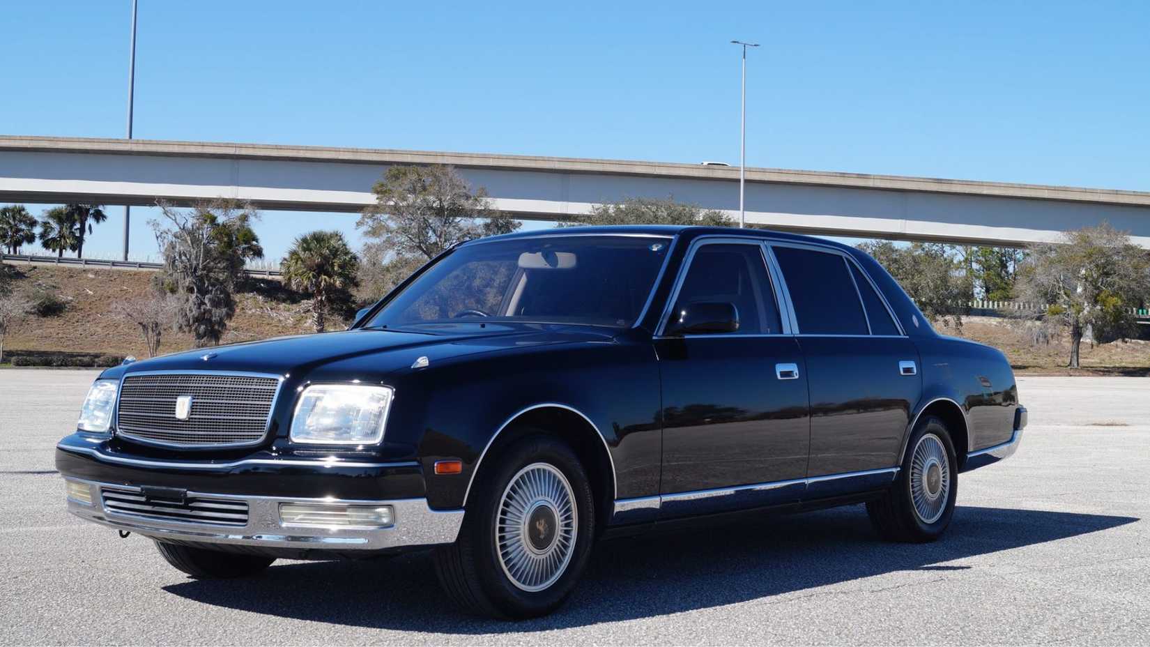 Toyota Century V12