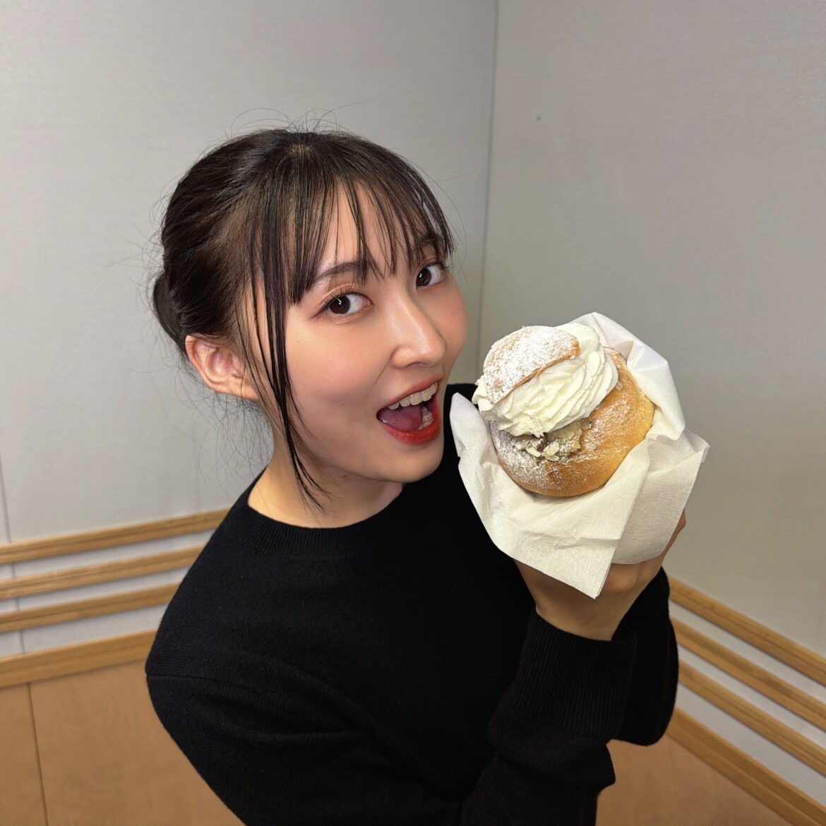 Wakayama Shion from AVIOT Radio