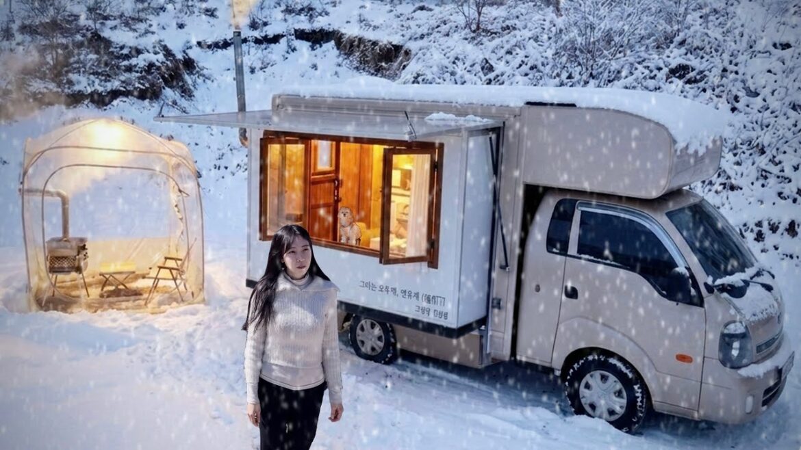 ❄️폭설 내리는 높은산속, 화목난로있는 트럭 오두막과 투명텐트로 강아지와 아늑한 설중캠핑 | 붓소리, 장작소리 ASMR | 캠핑 제빵 ❄️폭설 내리는 높은산속, 화목난로있는 트럭 오두막과 투명텐트로 강아지와 아늑한 설중캠핑 | 붓소리, 장작소리 ASMR | 캠핑 제빵