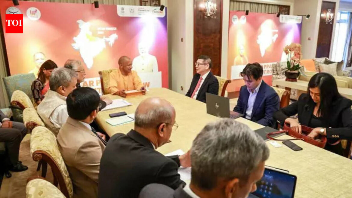 After Yogi’s visit, biz delegations fromSingapore, Japan to arrive in UP soon | Lucknow News