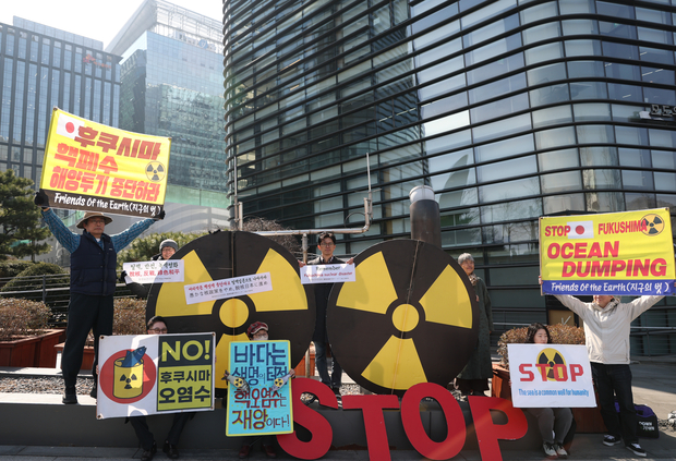 "Japanese people don't even go, but they're telling Koreans to come?"... Uproar over Japanese government's 'Fukushima promotion' - Seoul Economic Daily International News from South Korea