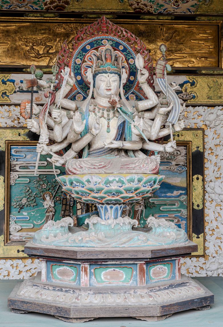 Kosanji, a Buddhist temple on Ikuchi Island, features full-scale replicas of famous Japanese temples and shrines.