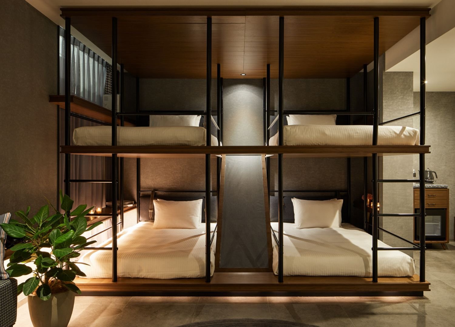 The Lively Tokyo Abazujuban Hotel