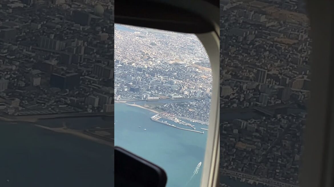 Landing in Kobe Airport 🇯🇵✈️ Window View Above the Clouds