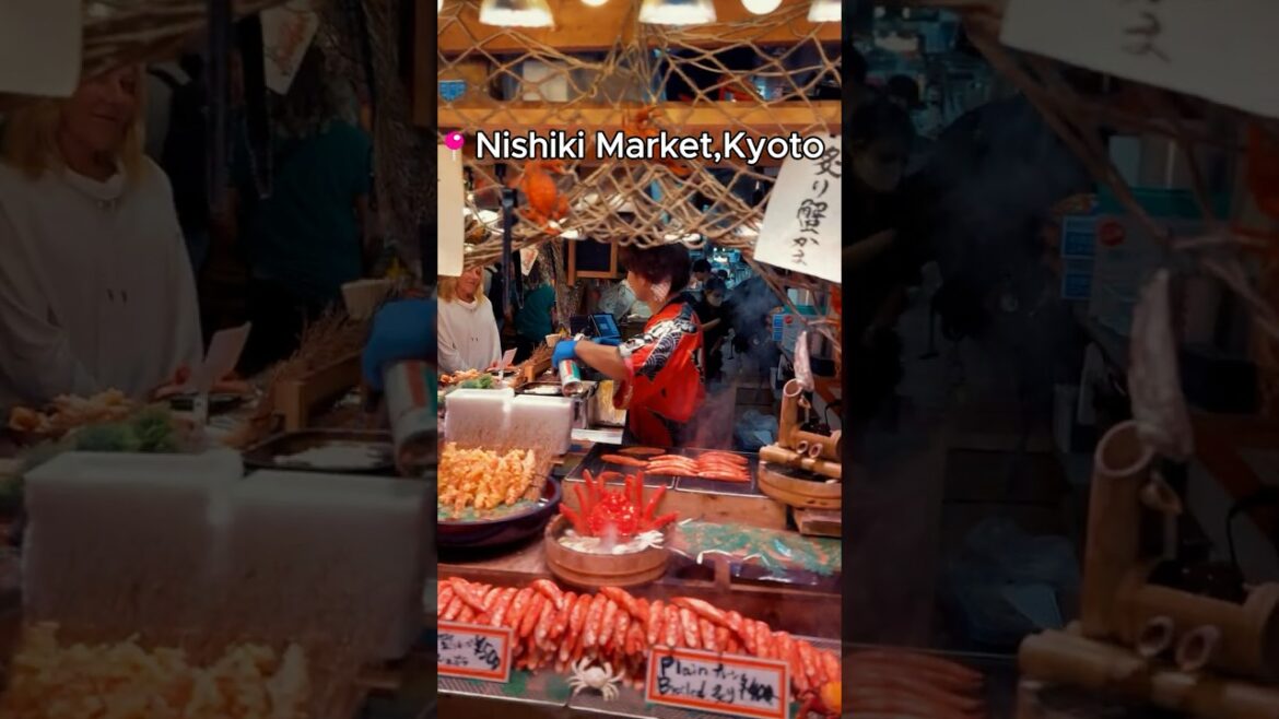 Walking through Nishiki Market in Kyoto 🏮🇯🇵
