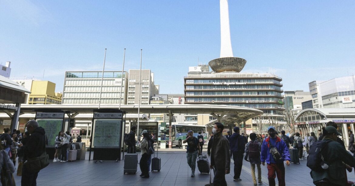 Experts call for doubling height limit for buildings near Kyoto Station