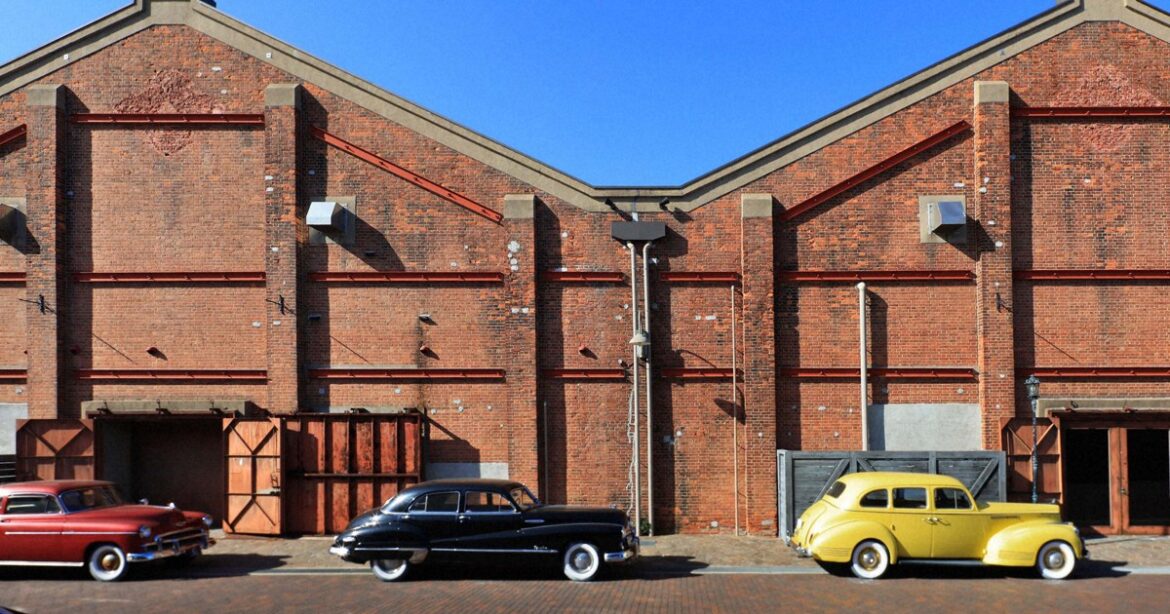 Retro Japan: 1923 red brick warehouse in Osaka exudes atmosphere of enduring history