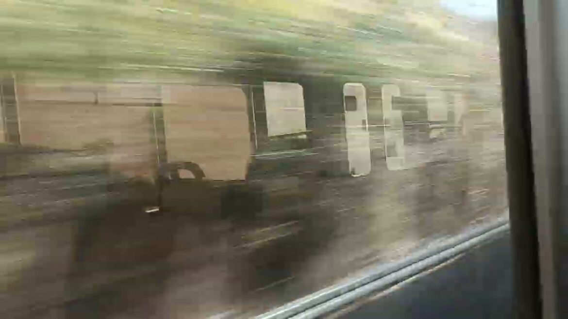 Scenic Train Ride in Japan | Kobe to Osaka 🇯🇵