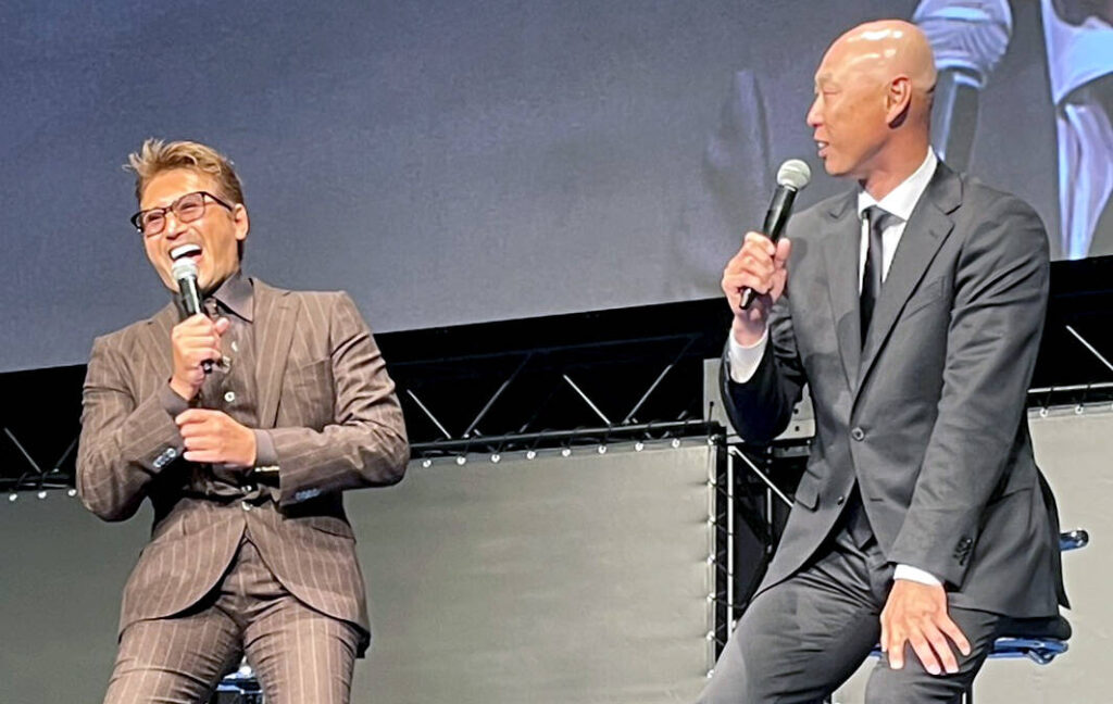 Coach Mareaki Morimoto (right) and manager Tsuyoshi Shinjo attended the opening special party (photographer: Haruki Kawakami)