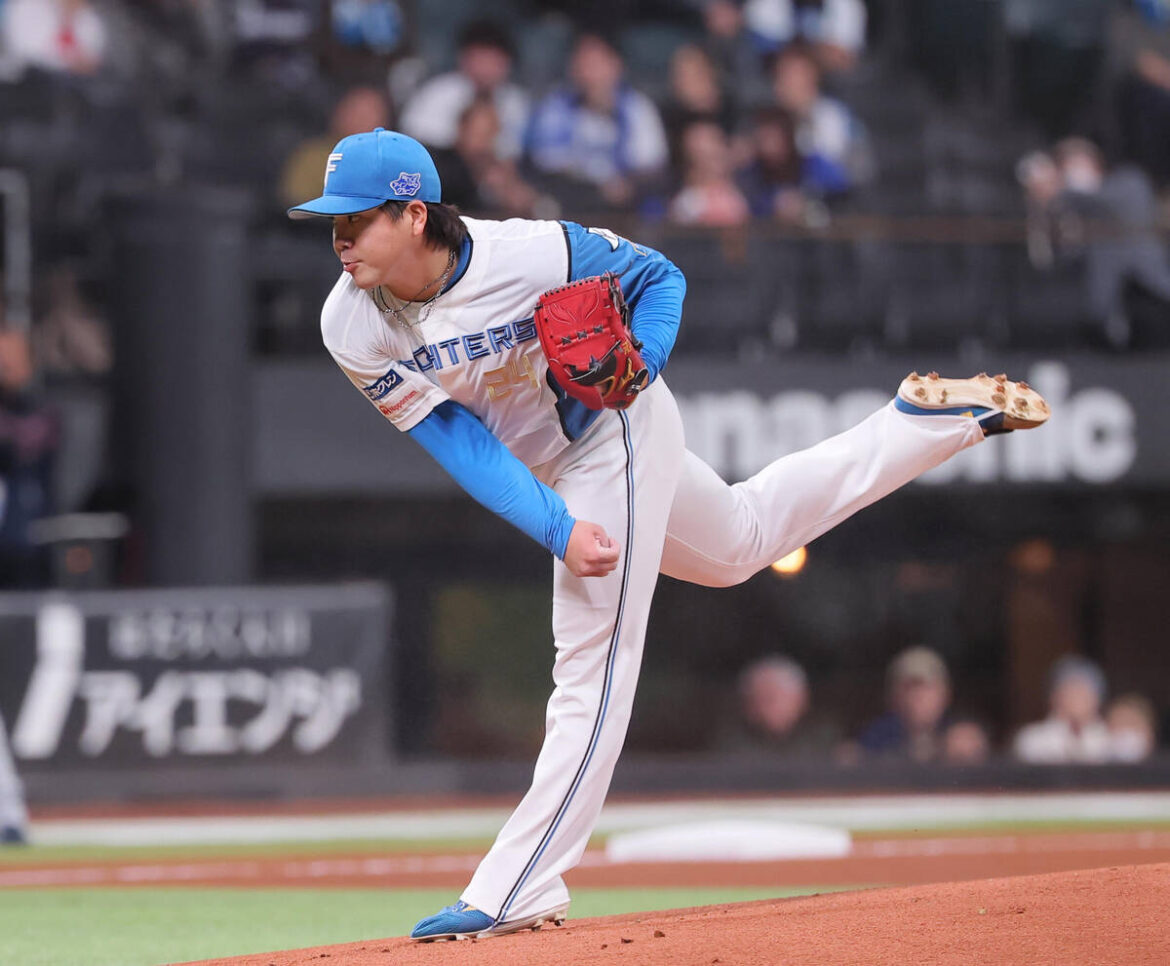 Shoma Kanemura the starting pitcher for Nippon-Ham (Photo by Kento Yamazaki)