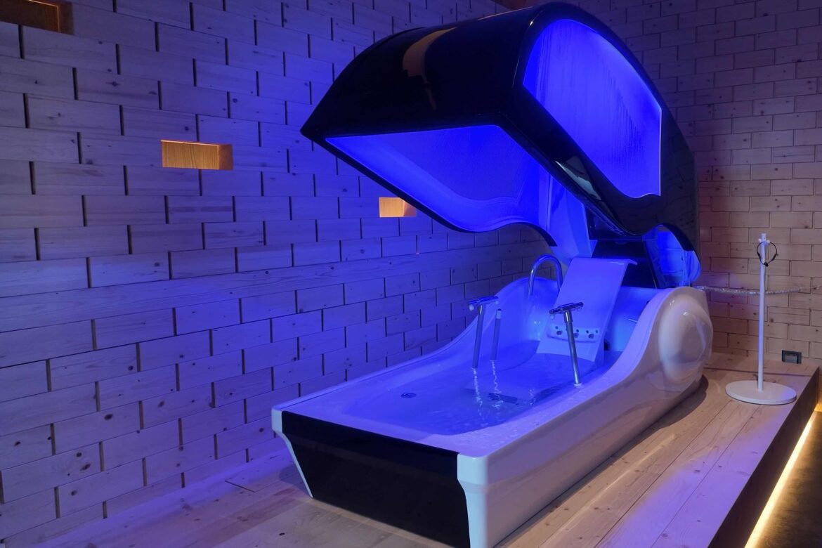 A hotel in Hokkaido installs ‘the Mirai (Future) Human Washing Machine,’ the next generation bath system introduced in Osaka EXPO
