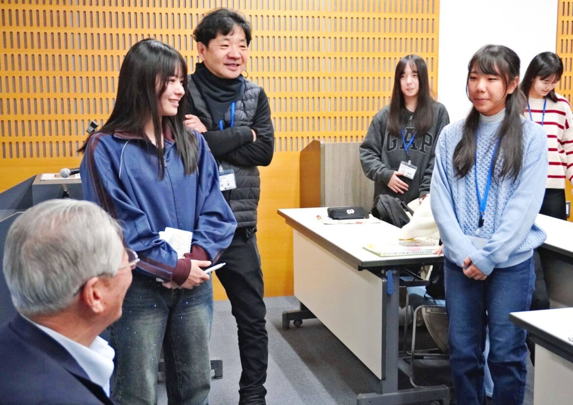 Okinawa students visit Hokkaido to learn about disputed islands