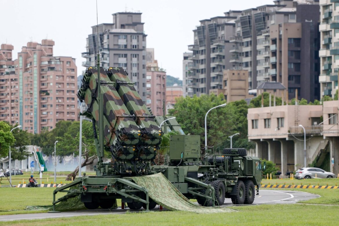 Taiwan arms sale OK’d by U.S. Congress is delayed as Trump plans Beijing visit Taiwan arms sale OK'd by U.S. Congress is delayed as Trump plans Beijing visit