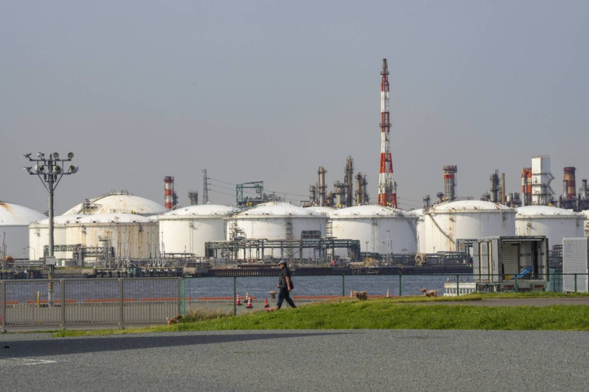 Oil refiners in Japan ask government to tap strategic reserves